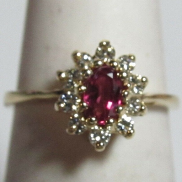 QUALITY VINTAGE 14K SOLD GOLD RING WITH NATURAL RUBY AND DIAMONDS - Picture 4 of 5